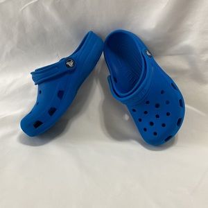 🐊 CHILDREN’S CROCS 🐊 SIZE 2; PREOWNED & WELL LOVED WITH LOTS OF LIFE LEFT $14